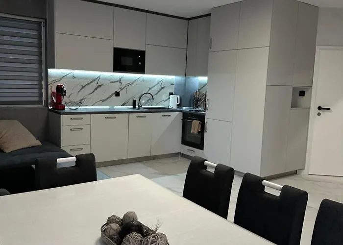 公寓 Complex Yavor